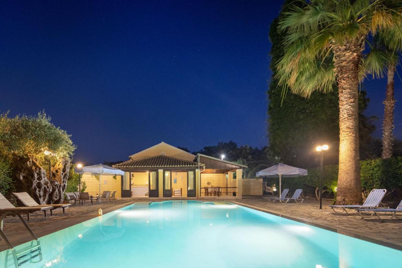 Villa Lianolia Peritheia Buitenkant foto
