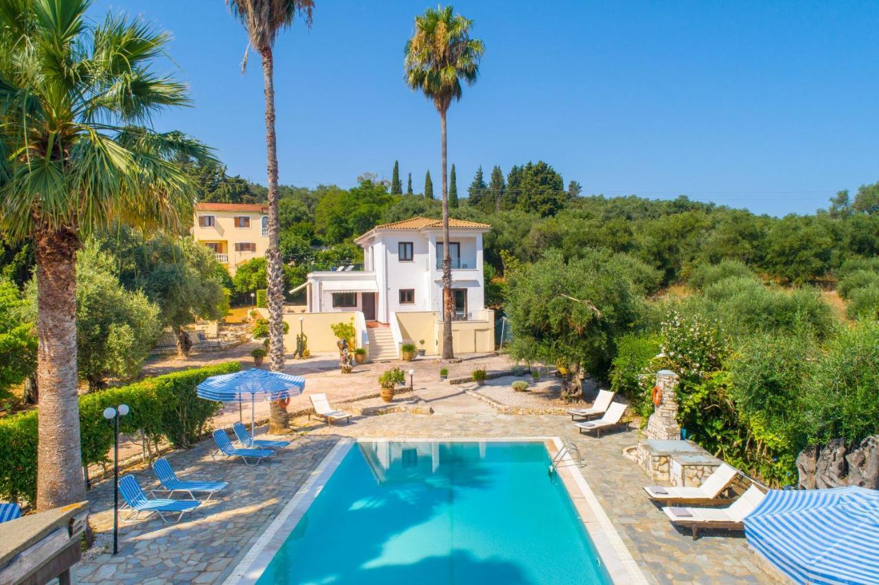 Villa Lianolia Peritheia Buitenkant foto