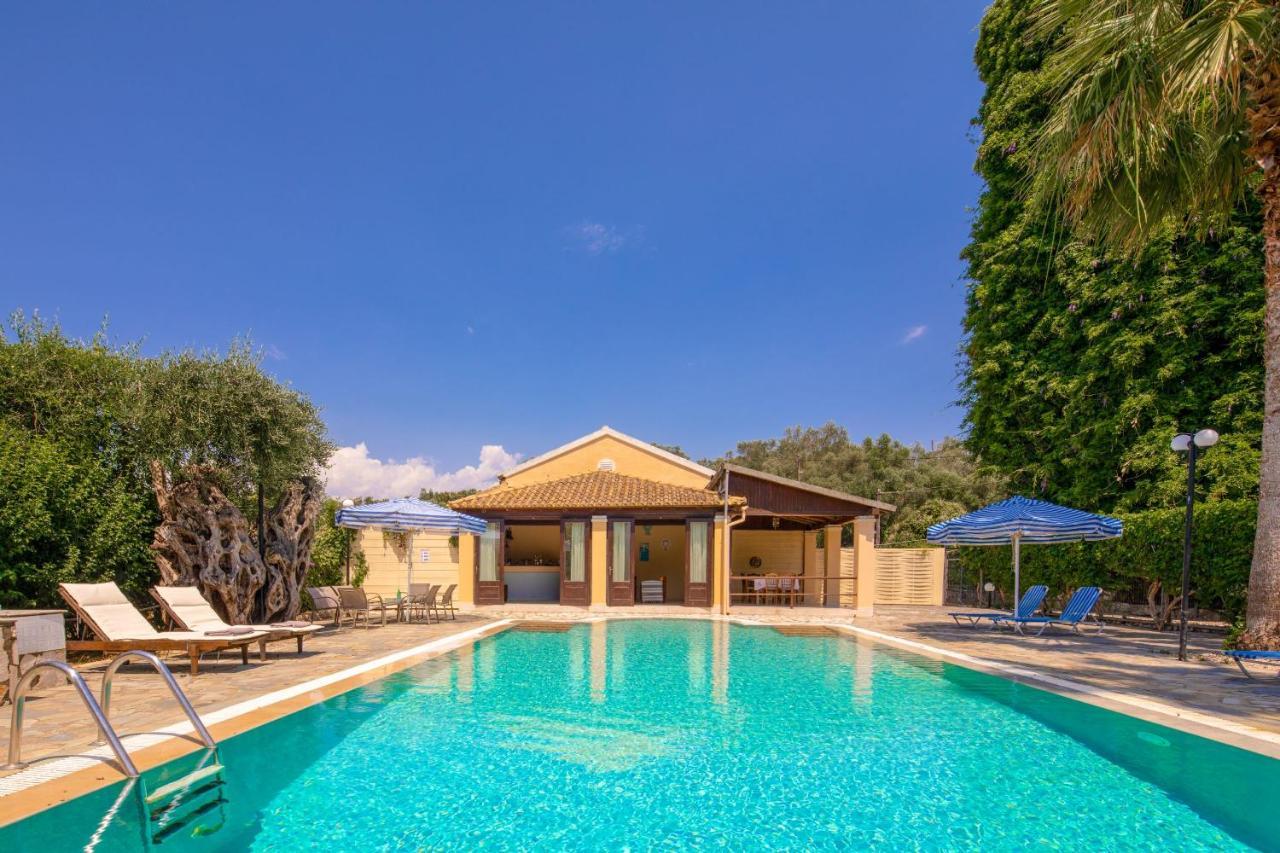 Villa Lianolia Peritheia Buitenkant foto