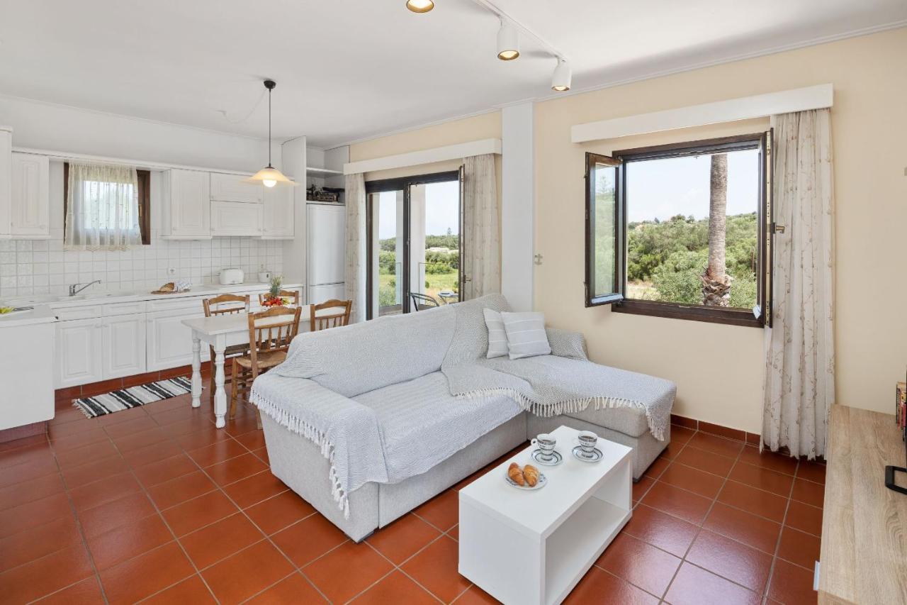 Villa Lianolia Peritheia Buitenkant foto