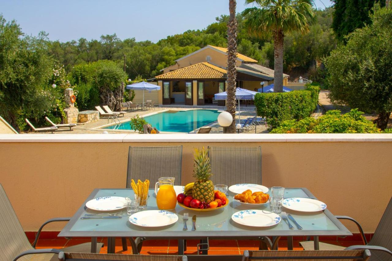 Villa Lianolia Peritheia Buitenkant foto